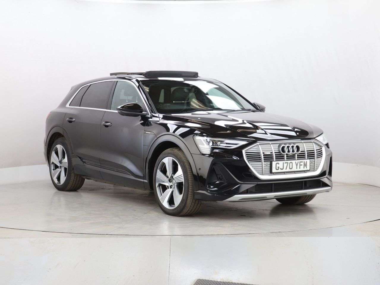 A 2020 AUDI E-TRON 50 S line SUV 5dr Electric Auto quattro 71.2kWh (313 ps) A 2020 AUDI E-TRON 50 S line SUV 5dr Electric Auto quattro 71.2kWh (313 ps)