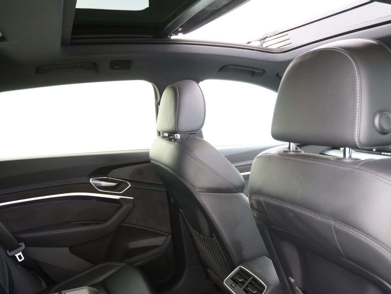 A 2020 AUDI E-TRON 50 S line SUV 5dr Electric Auto quattro 71.2kWh (313 ps) A 2020 AUDI E-TRON 50 S line SUV 5dr Electric Auto quattro 71.2kWh (313 ps)