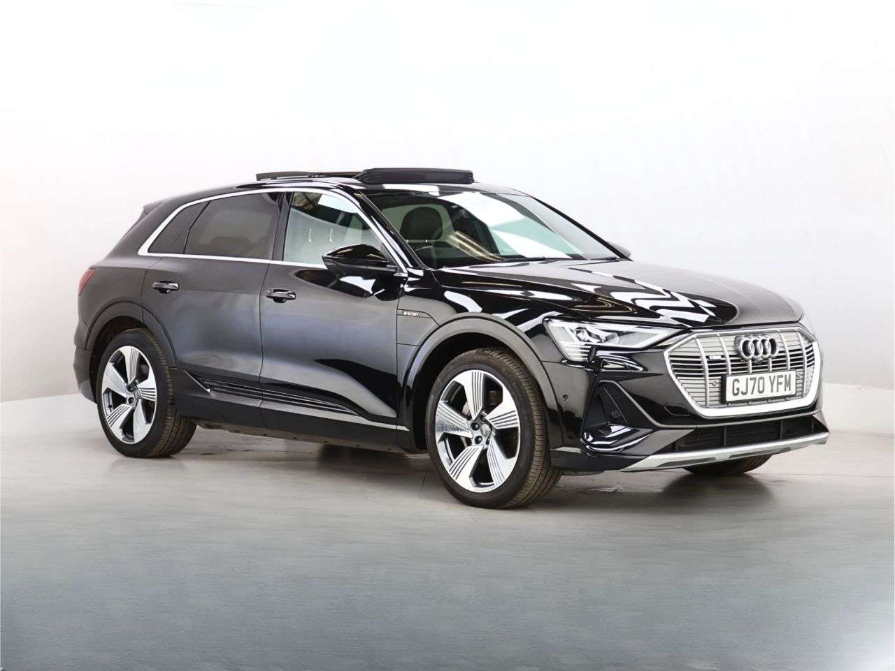 A 2020 AUDI E-TRON 50 S line SUV 5dr Electric Auto quattro 71.2kWh (313 ps) A 2020 AUDI E-TRON 50 S line SUV 5dr Electric Auto quattro 71.2kWh (313 ps)
