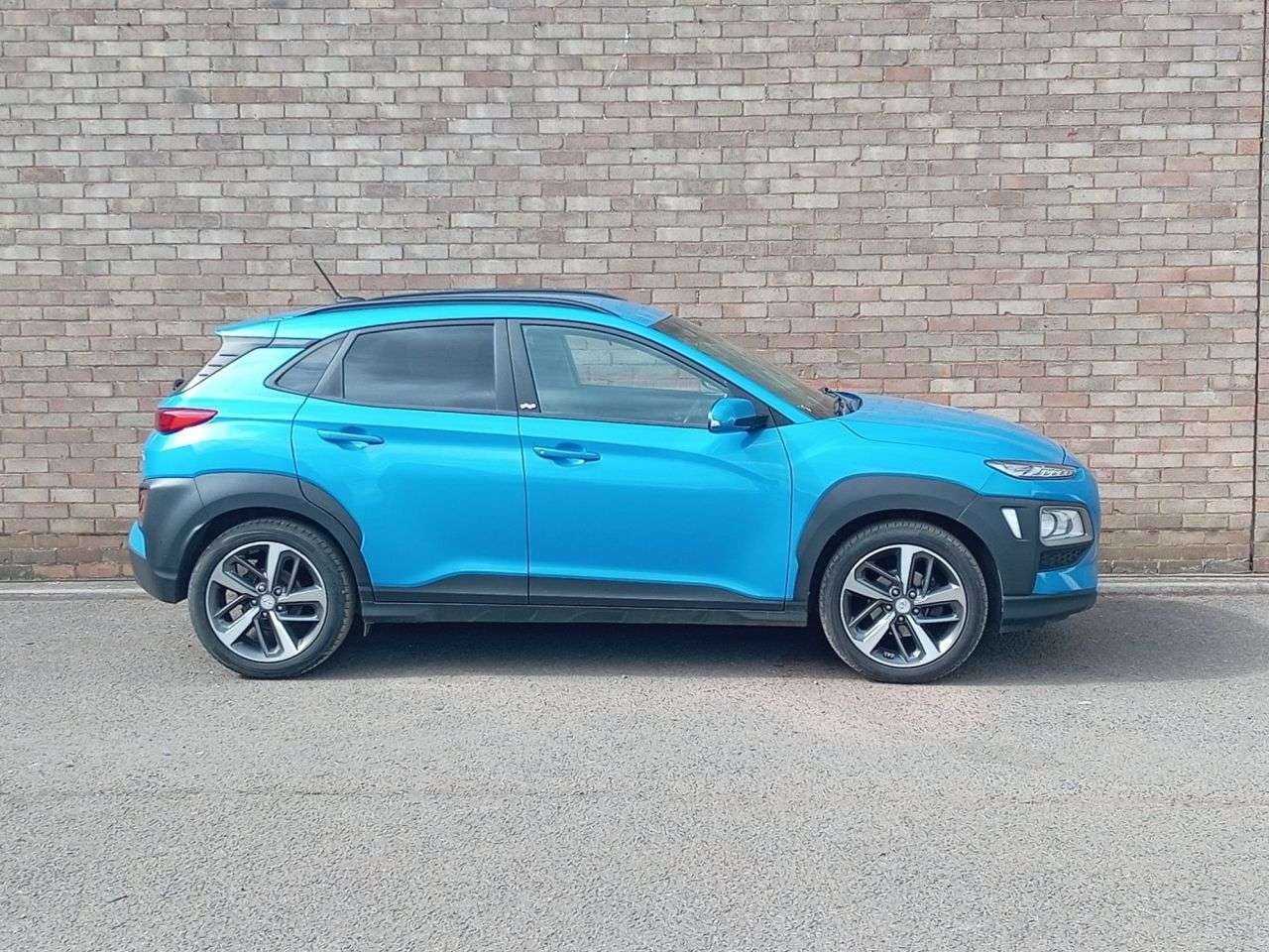 A 2020 HYUNDAI KONA 1.0 T-GDi Play SUV 5dr Petrol Manual Euro 6 (s/s) (120 ps) A 2020 HYUNDAI KONA 1.0 T-GDi Play SUV 5dr Petrol Manual Euro 6 (s/s) (120 ps)