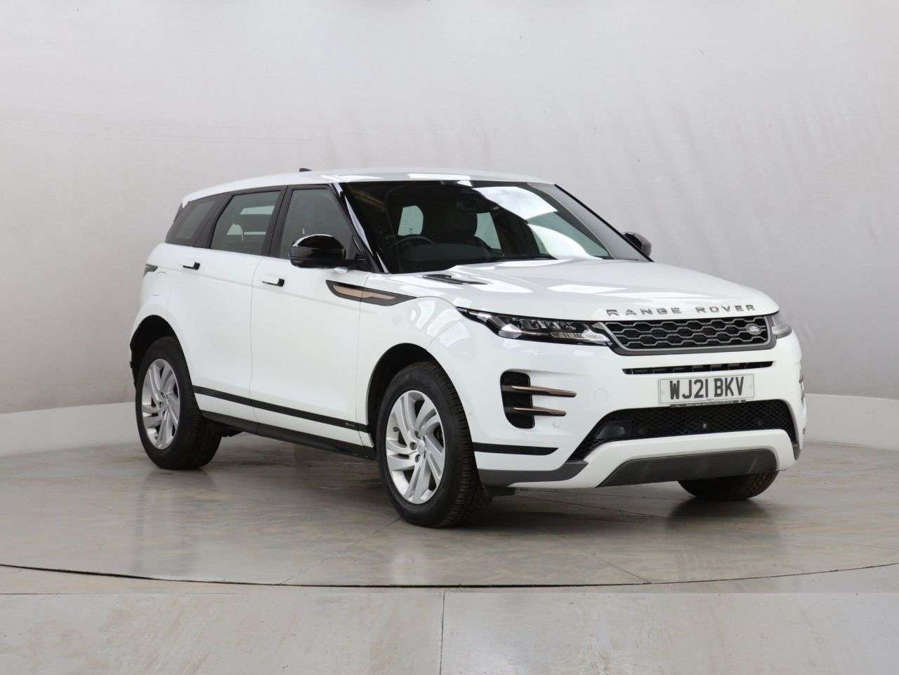 A 2021 LAND ROVER RANGE ROVER EVOQUE 2.0 D165 MHEV R-Dynamic S SUV 5dr Diesel Auto 4WD Euro 6 (s/s) (163 ps) A 2021 LAND ROVER RANGE ROVER EVOQUE 2.0 D165 MHEV R-Dynamic S SUV 5dr Diesel Auto 4WD Euro 6 (s/s) (163 ps)
