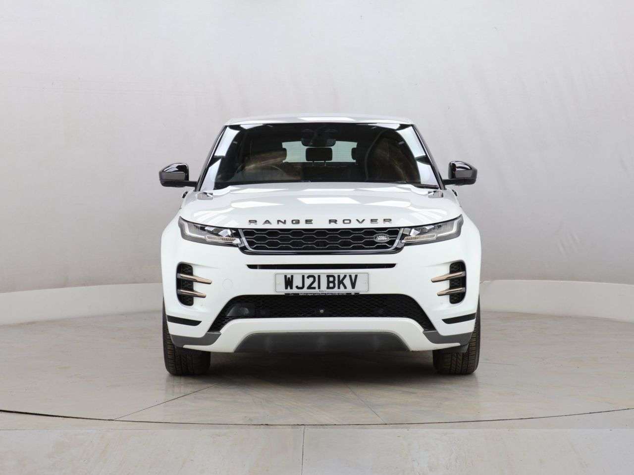 A 2021 LAND ROVER RANGE ROVER EVOQUE 2.0 D165 MHEV R-Dynamic S SUV 5dr Diesel Auto 4WD Euro 6 (s/s) (163 ps) A 2021 LAND ROVER RANGE ROVER EVOQUE 2.0 D165 MHEV R-Dynamic S SUV 5dr Diesel Auto 4WD Euro 6 (s/s) (163 ps)