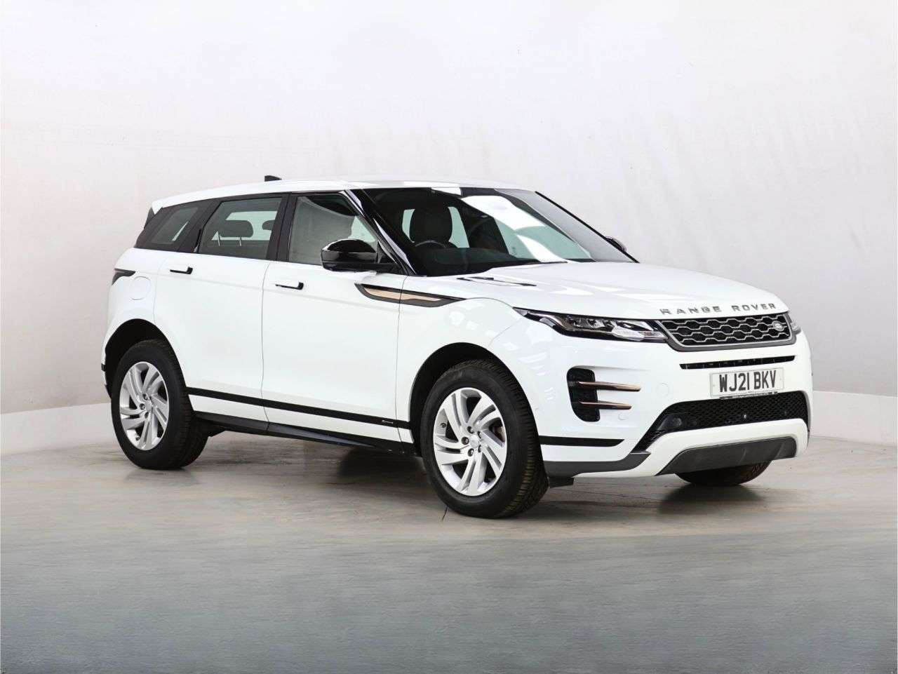 A 2021 LAND ROVER RANGE ROVER EVOQUE 2.0 D165 MHEV R-Dynamic S SUV 5dr Diesel Auto 4WD Euro 6 (s/s) (163 ps) A 2021 LAND ROVER RANGE ROVER EVOQUE 2.0 D165 MHEV R-Dynamic S SUV 5dr Diesel Auto 4WD Euro 6 (s/s) (163 ps)