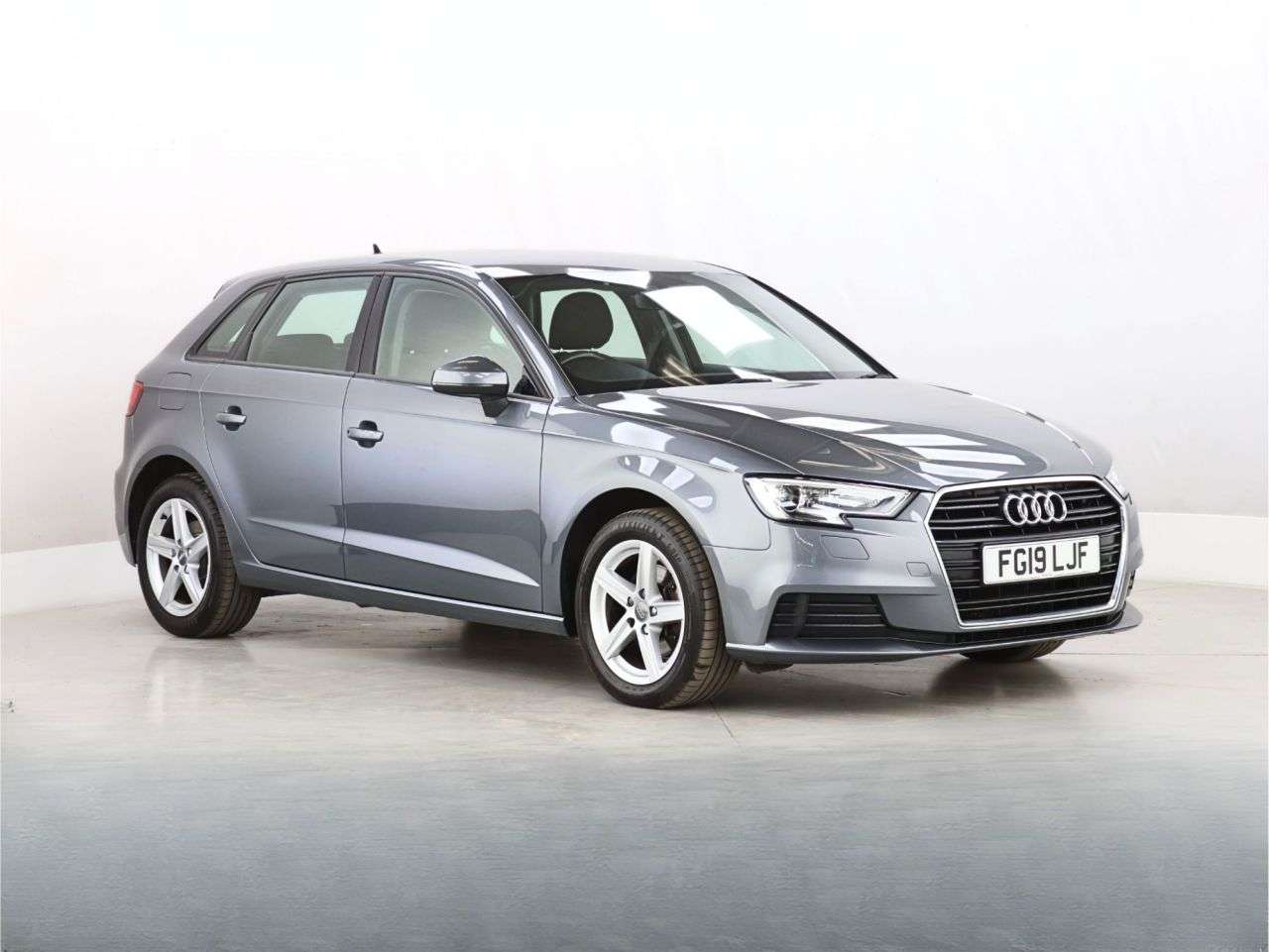 A 2019 AUDI A3 1.5 TFSI CoD 35 SE Technik Sportback 5dr Petrol Manual Euro 6 (s/s) (150 ps A 2019 AUDI A3 1.5 TFSI CoD 35 SE Technik Sportback 5dr Petrol Manual Euro 6 (s/s) (150 ps