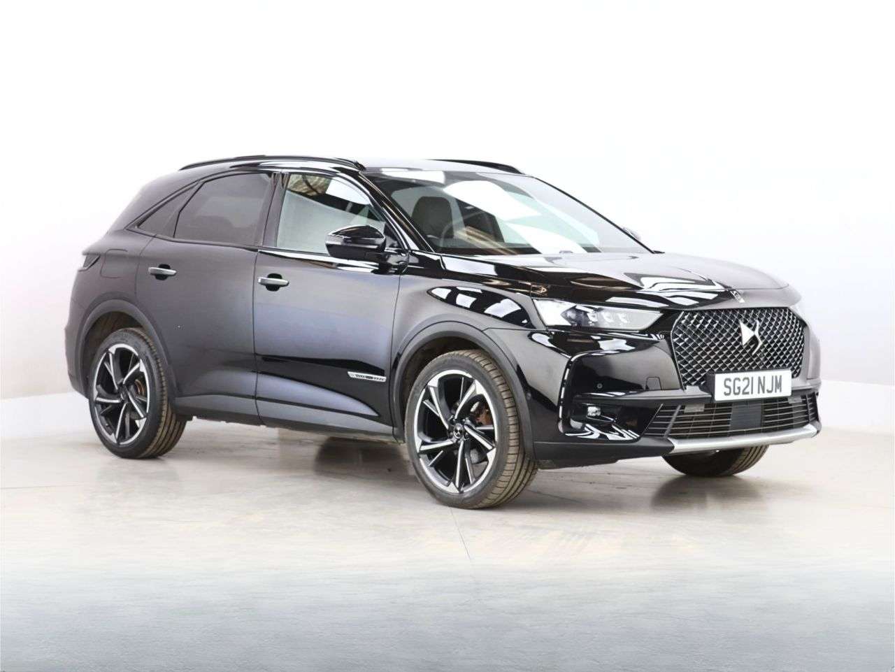 A 2021 DS AUTOMOBILES DS 7 1.6 PureTech Louvre Crossback 5dr Petrol EAT8 Euro 6 (s/s) (225 ps) A 2021 DS AUTOMOBILES DS 7 1.6 PureTech Louvre Crossback 5dr Petrol EAT8 Euro 6 (s/s) (225 ps)