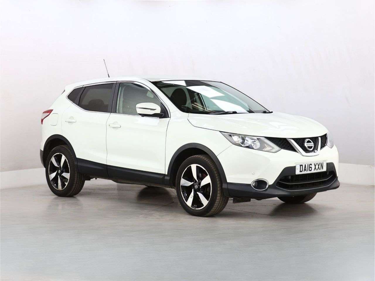A 2016 NISSAN QASHQAI 1.5 dCi N-Connecta SUV 5dr Diesel Manual 2WD Euro 6 (s/s) (110 ps) A 2016 NISSAN QASHQAI 1.5 dCi N-Connecta SUV 5dr Diesel Manual 2WD Euro 6 (s/s) (110 ps)