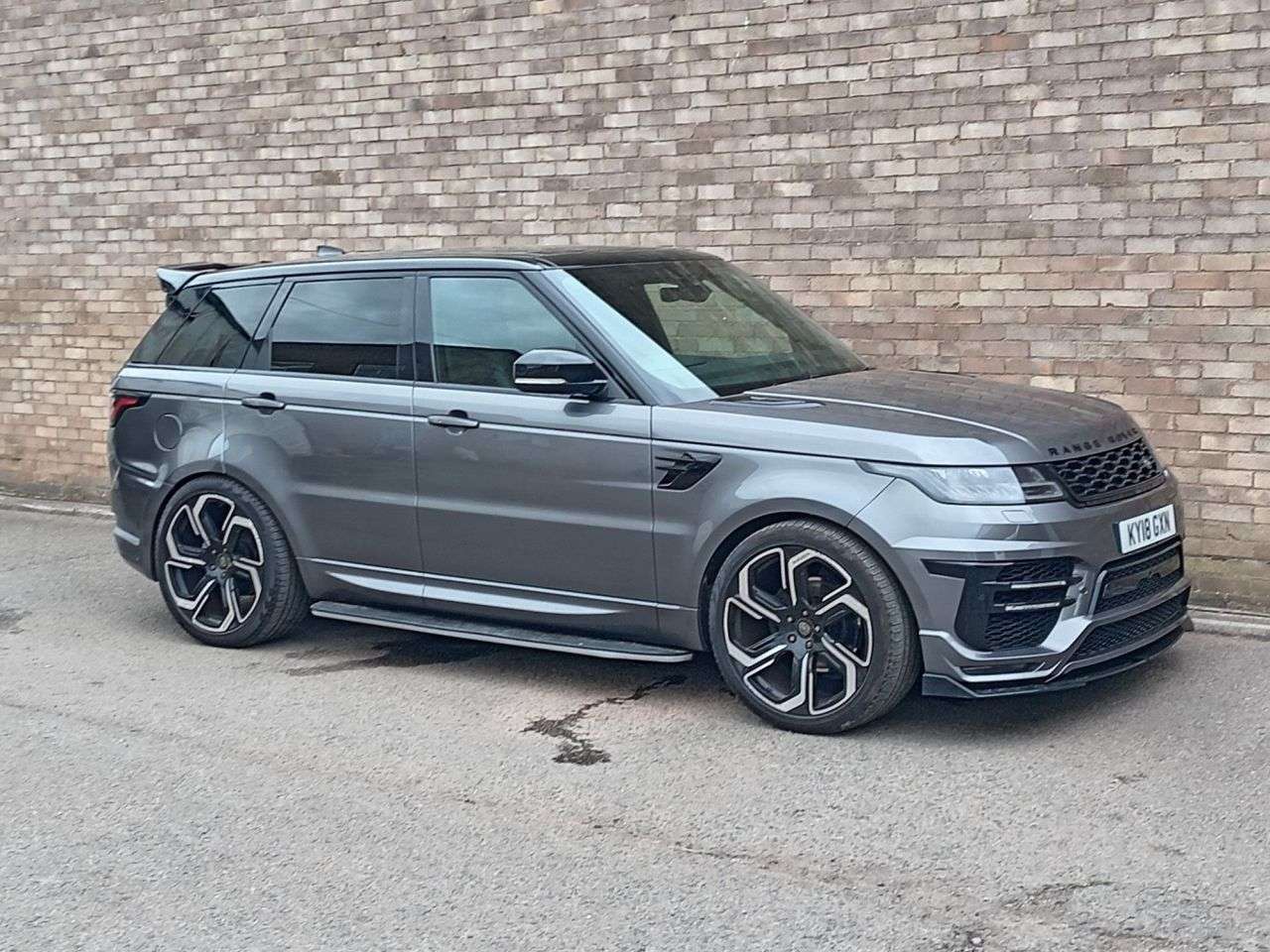 A 2018 LAND ROVER RANGE ROVER SPORT 3.0 SD V6 Autobiography Dynamic SUV 5dr Diesel Auto 4WD Euro 6 (s/s) (306 p A 2018 LAND ROVER RANGE ROVER SPORT 3.0 SD V6 Autobiography Dynamic SUV 5dr Diesel Auto 4WD Euro 6 (s/s) (306 p