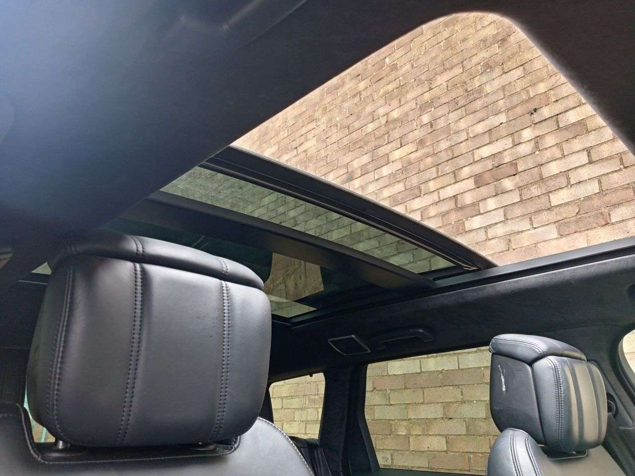 A 2018 LAND ROVER RANGE ROVER SPORT 3.0 SD V6 Autobiography Dynamic SUV 5dr Diesel Auto 4WD Euro 6 (s/s) (306 p A 2018 LAND ROVER RANGE ROVER SPORT 3.0 SD V6 Autobiography Dynamic SUV 5dr Diesel Auto 4WD Euro 6 (s/s) (306 p