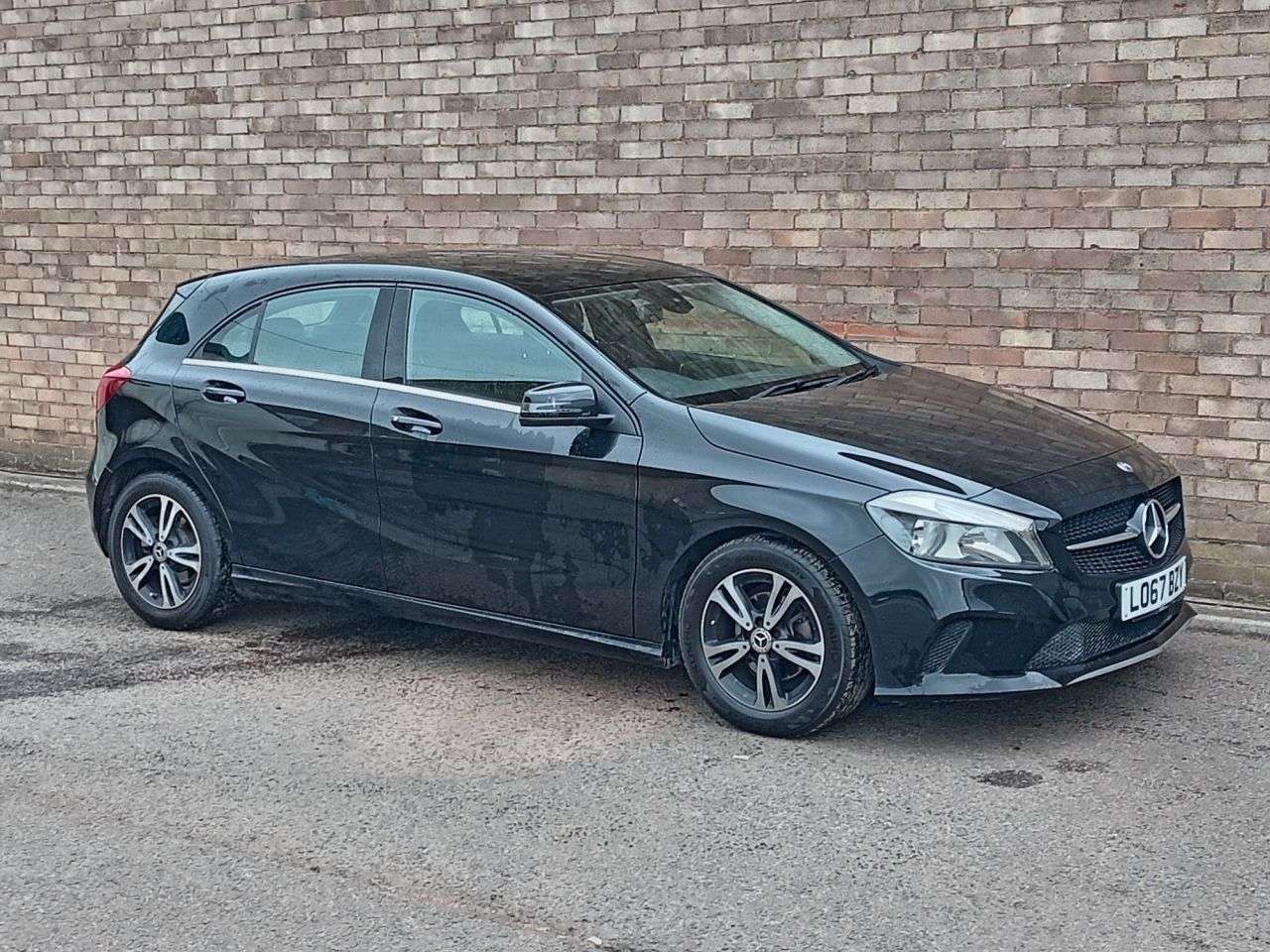 A 2017 MERCEDES-BENZ A CLASS 1.5 A180d SE Hatchback 5dr Diesel Manual Euro 6 (s/s) (109 ps) A 2017 MERCEDES-BENZ A CLASS 1.5 A180d SE Hatchback 5dr Diesel Manual Euro 6 (s/s) (109 ps)