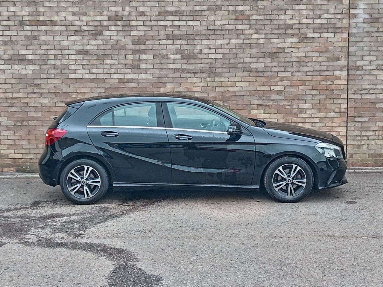 A 2017 MERCEDES-BENZ A CLASS 1.5 A180d SE Hatchback 5dr Diesel Manual Euro 6 (s/s) (109 ps) A 2017 MERCEDES-BENZ A CLASS 1.5 A180d SE Hatchback 5dr Diesel Manual Euro 6 (s/s) (109 ps)