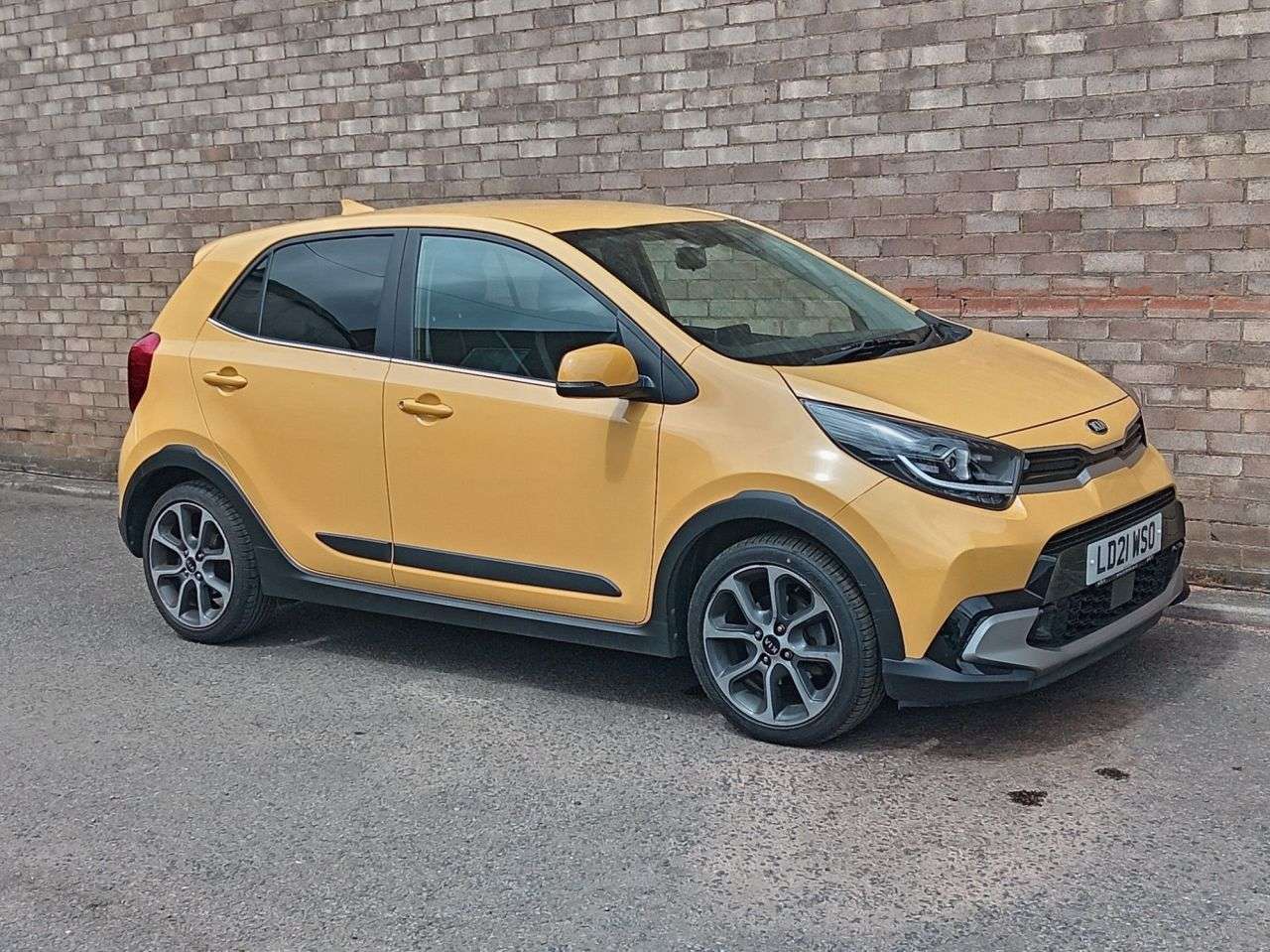 A 2021 KIA PICANTO 1.0 DPi X-Line Hatchback 5dr Petrol Manual Euro 6 (s/s) (66 bhp) A 2021 KIA PICANTO 1.0 DPi X-Line Hatchback 5dr Petrol Manual Euro 6 (s/s) (66 bhp)