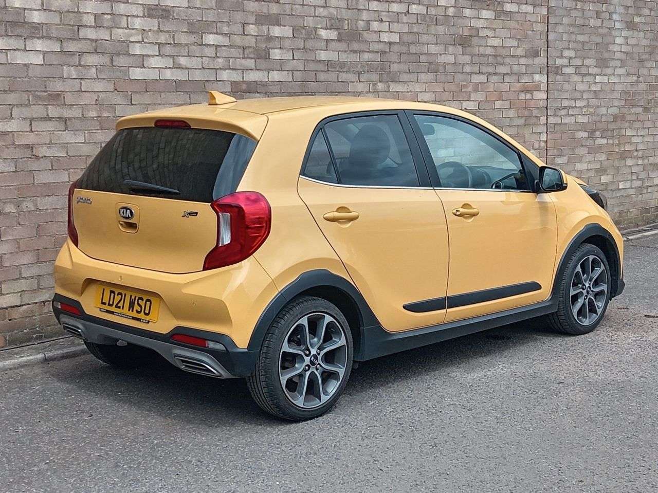 A 2021 KIA PICANTO 1.0 DPi X-Line Hatchback 5dr Petrol Manual Euro 6 (s/s) (66 bhp) A 2021 KIA PICANTO 1.0 DPi X-Line Hatchback 5dr Petrol Manual Euro 6 (s/s) (66 bhp)