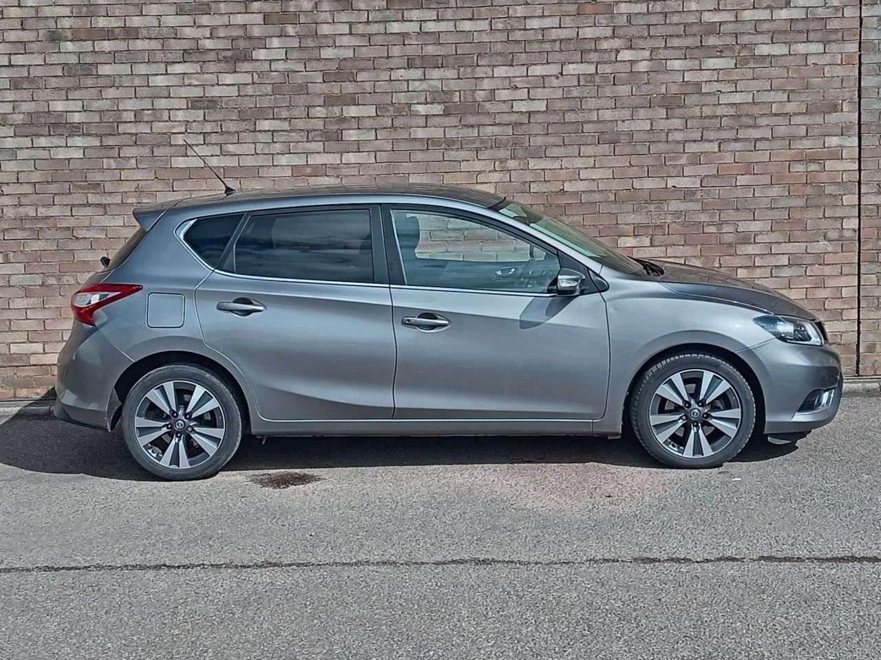A 2016 NISSAN PULSAR 1.6 DIG-T n-tec Hatchback 5dr Petrol Manual Euro 6 (s/s) (190 ps) A 2016 NISSAN PULSAR 1.6 DIG-T n-tec Hatchback 5dr Petrol Manual Euro 6 (s/s) (190 ps)
