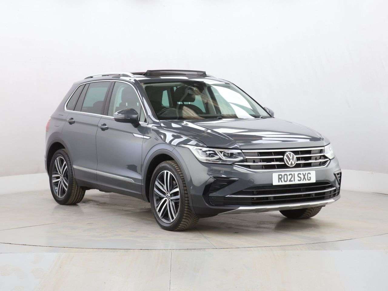 A 2021 VOLKSWAGEN TIGUAN 1.5 TSI Elegance SUV 5dr Petrol DSG Euro 6 (s/s) (150 ps) A 2021 VOLKSWAGEN TIGUAN 1.5 TSI Elegance SUV 5dr Petrol DSG Euro 6 (s/s) (150 ps)