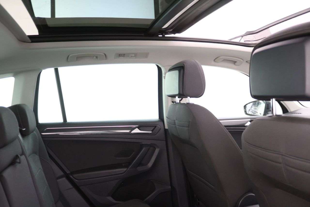 A 2021 VOLKSWAGEN TIGUAN 1.5 TSI Elegance SUV 5dr Petrol DSG Euro 6 (s/s) (150 ps) A 2021 VOLKSWAGEN TIGUAN 1.5 TSI Elegance SUV 5dr Petrol DSG Euro 6 (s/s) (150 ps)