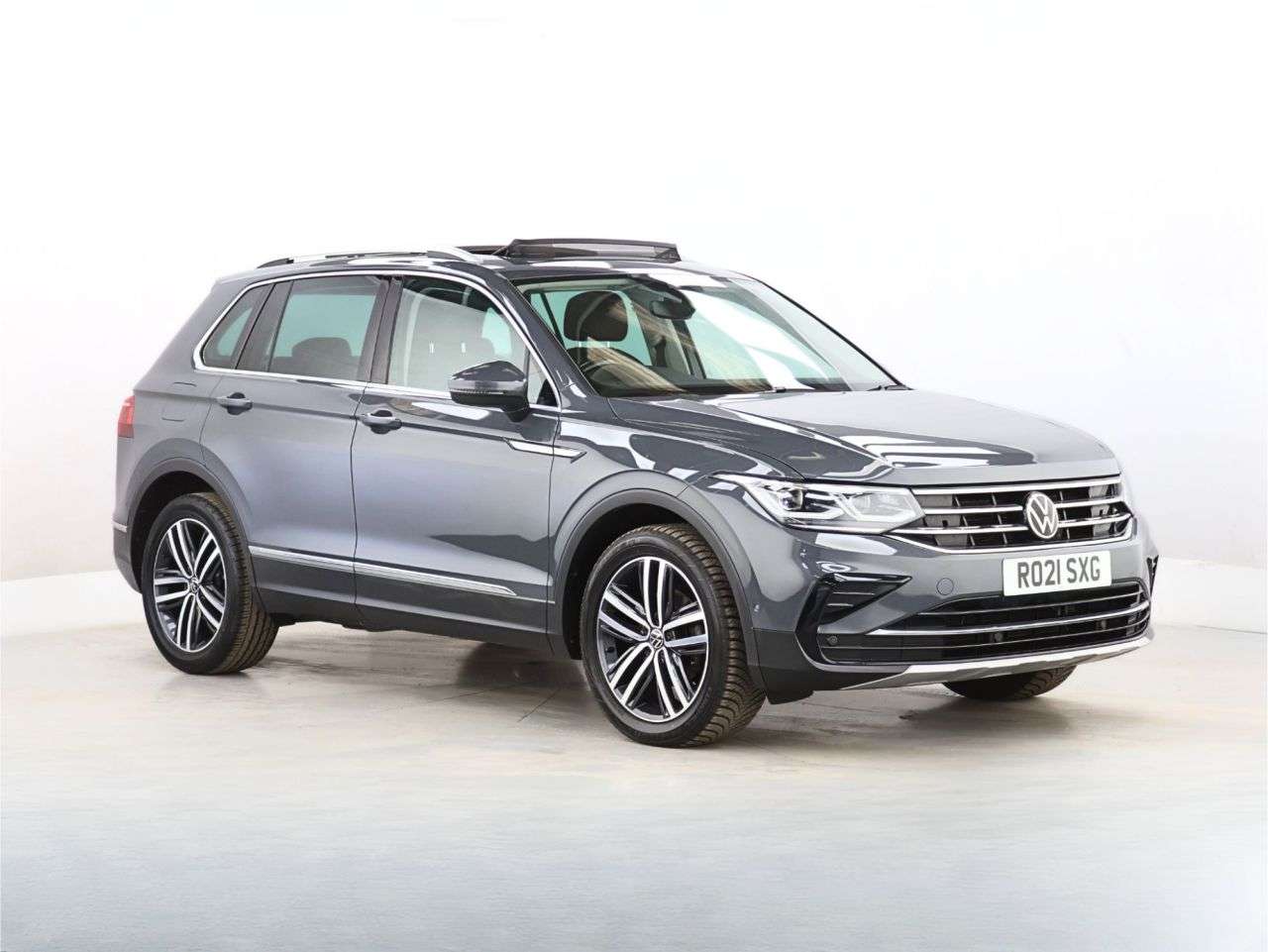 A 2021 VOLKSWAGEN TIGUAN 1.5 TSI Elegance SUV 5dr Petrol DSG Euro 6 (s/s) (150 ps) A 2021 VOLKSWAGEN TIGUAN 1.5 TSI Elegance SUV 5dr Petrol DSG Euro 6 (s/s) (150 ps)
