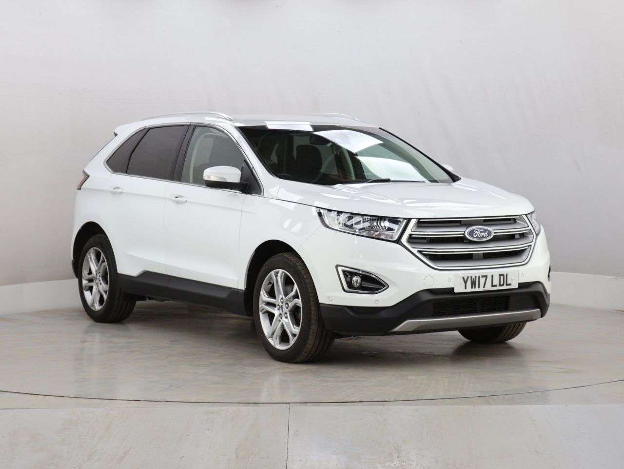 A 2017 FORD EDGE 2.0 TDCi Titanium SUV 5dr Diesel Manual AWD Euro 6 (s/s) (180 ps) A 2017 FORD EDGE 2.0 TDCi Titanium SUV 5dr Diesel Manual AWD Euro 6 (s/s) (180 ps)