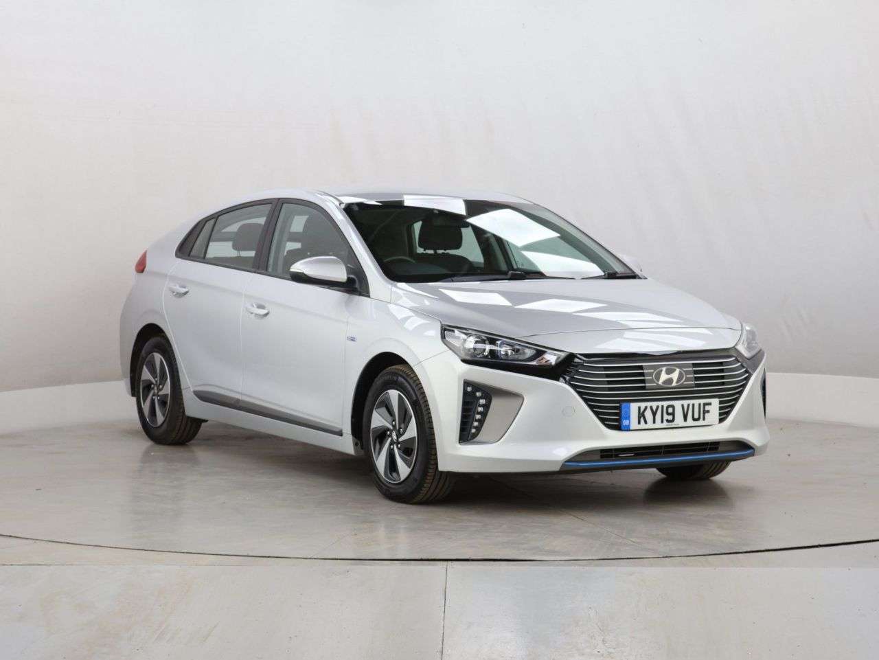 A 2019 HYUNDAI IONIQ 1.6 h-GDi GPF SE Hatchback 5dr Petrol Hybrid DCT Euro 6 (s/s) (141 ps) A 2019 HYUNDAI IONIQ 1.6 h-GDi GPF SE Hatchback 5dr Petrol Hybrid DCT Euro 6 (s/s) (141 ps)