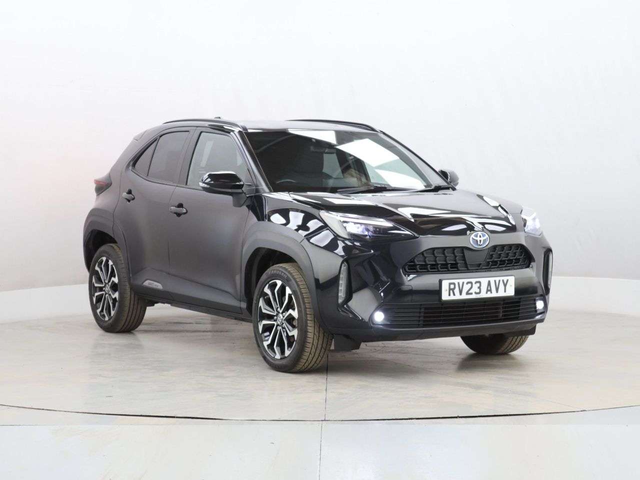 A 2023 TOYOTA YARIS CROSS 1.5 VVT-h Design SUV 5dr Petrol Hybrid E-CVT Euro 6 (s/s) (116 ps) A 2023 TOYOTA YARIS CROSS 1.5 VVT-h Design SUV 5dr Petrol Hybrid E-CVT Euro 6 (s/s) (116 ps)