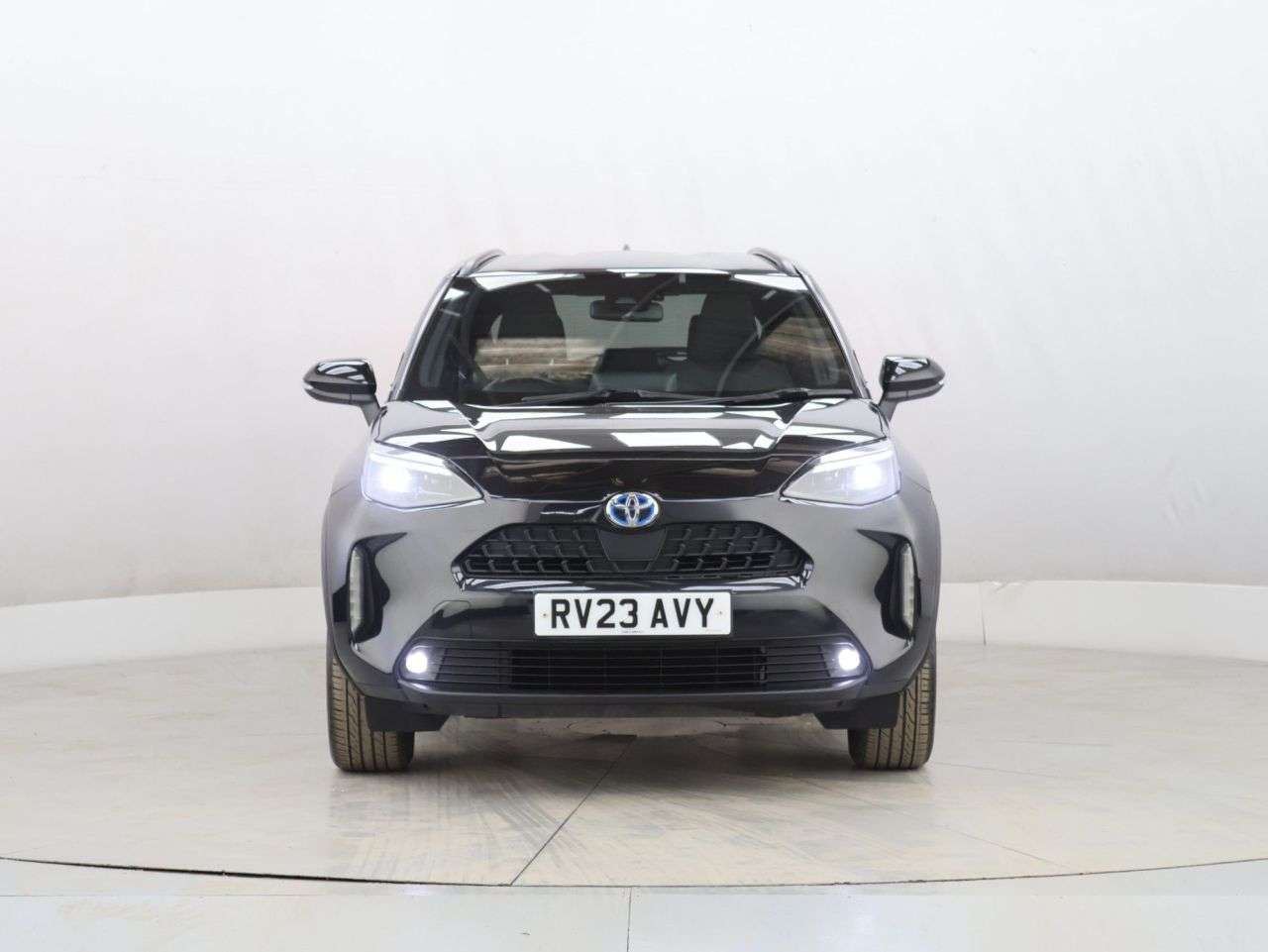 A 2023 TOYOTA YARIS CROSS 1.5 VVT-h Design SUV 5dr Petrol Hybrid E-CVT Euro 6 (s/s) (116 ps) A 2023 TOYOTA YARIS CROSS 1.5 VVT-h Design SUV 5dr Petrol Hybrid E-CVT Euro 6 (s/s) (116 ps)