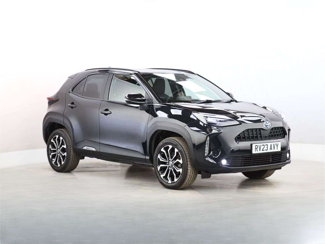 A 2023 TOYOTA YARIS CROSS 1.5 VVT-h Design SUV 5dr Petrol Hybrid E-CVT Euro 6 (s/s) (116 ps) A 2023 TOYOTA YARIS CROSS 1.5 VVT-h Design SUV 5dr Petrol Hybrid E-CVT Euro 6 (s/s) (116 ps)