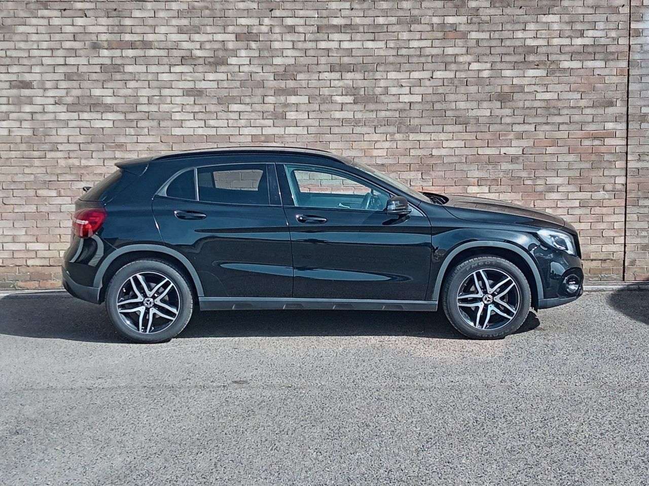 A 2019 MERCEDES-BENZ GLA CLASS 1.6 GLA180 Urban Edition SUV 5dr Petrol Manual Euro 6 (s/s) (122 ps) A 2019 MERCEDES-BENZ GLA CLASS 1.6 GLA180 Urban Edition SUV 5dr Petrol Manual Euro 6 (s/s) (122 ps)