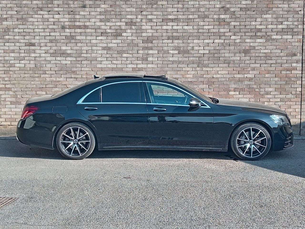 A 2020 MERCEDES-BENZ S CLASS 2.9 S400Ld Grand Edition (Executive) Saloon 4dr Diesel G-Tronic+ Euro 6 (s/ A 2020 MERCEDES-BENZ S CLASS 2.9 S400Ld Grand Edition (Executive) Saloon 4dr Diesel G-Tronic+ Euro 6 (s/