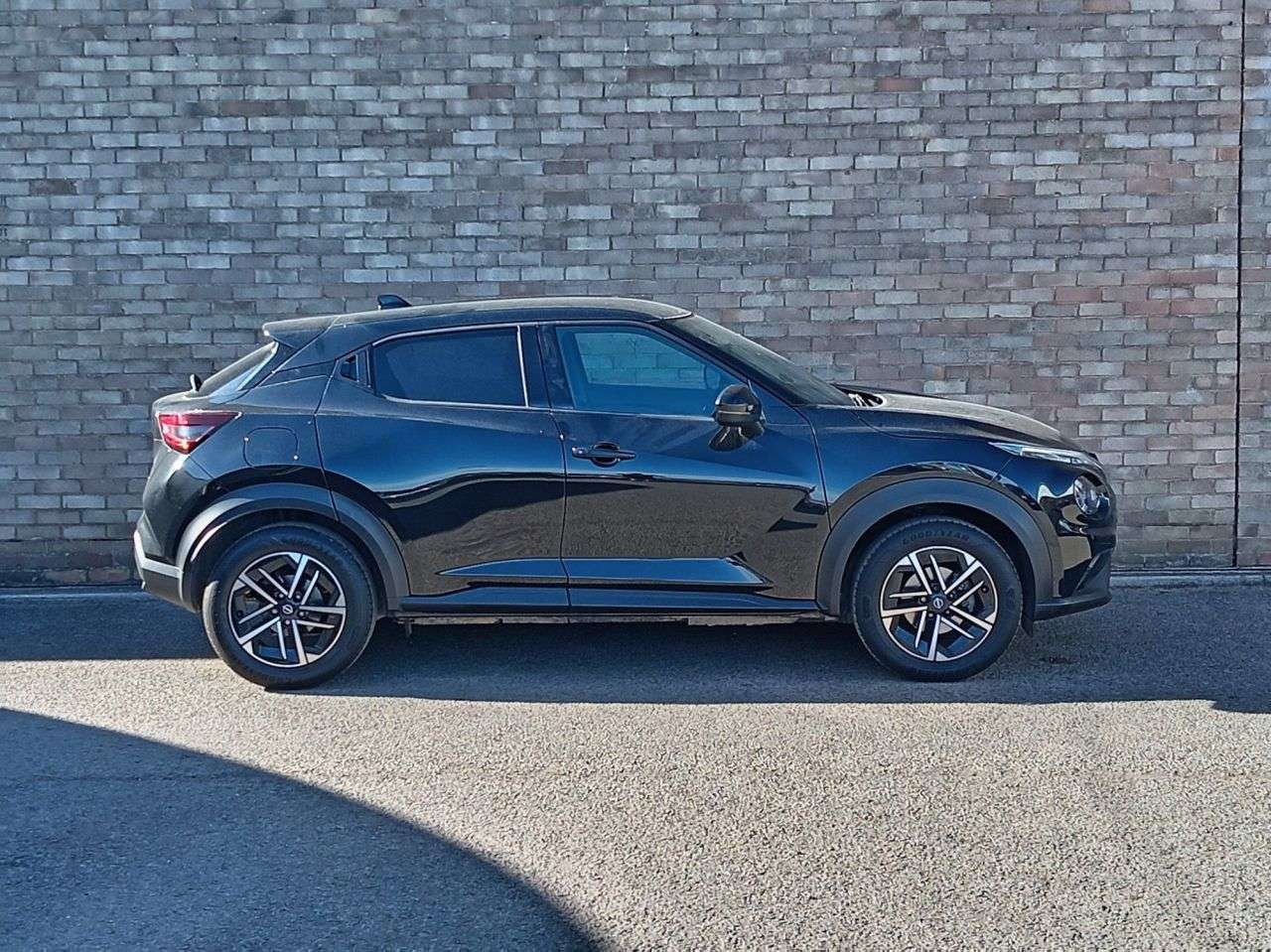 A 2024 NISSAN JUKE 1.0 DIG-T N-Connecta SUV 5dr Petrol DCT Auto Euro 6 (s/s) (114 ps) A 2024 NISSAN JUKE 1.0 DIG-T N-Connecta SUV 5dr Petrol DCT Auto Euro 6 (s/s) (114 ps)