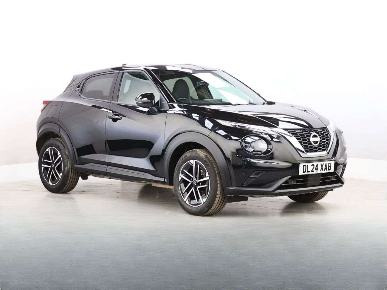 A 2024 NISSAN JUKE 1.0 DIG-T N-Connecta SUV 5dr Petrol DCT Auto Euro 6 (s/s) (114 ps) A 2024 NISSAN JUKE 1.0 DIG-T N-Connecta SUV 5dr Petrol DCT Auto Euro 6 (s/s) (114 ps)