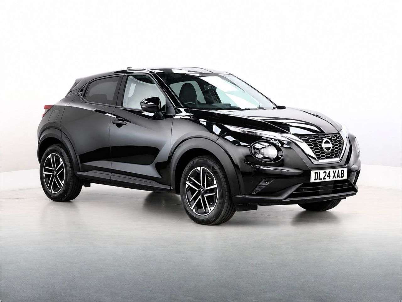 A 2024 NISSAN JUKE 1.0 DIG-T N-Connecta SUV 5dr Petrol DCT Auto Euro 6 (s/s) (114 ps) A 2024 NISSAN JUKE 1.0 DIG-T N-Connecta SUV 5dr Petrol DCT Auto Euro 6 (s/s) (114 ps)