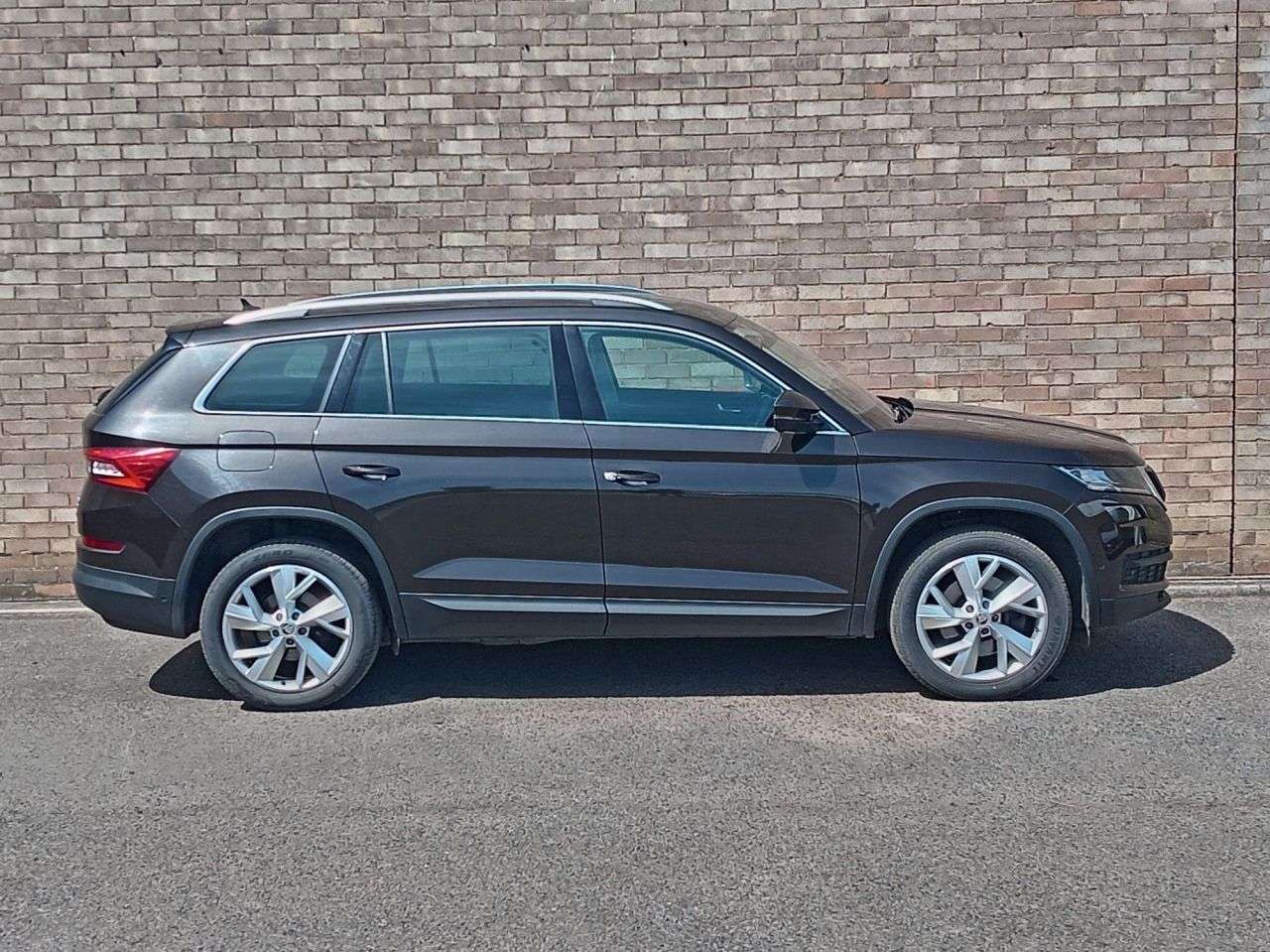 A 2018 SKODA KODIAQ 2.0 TDI Edition SUV 5dr Diesel DSG 4WD Euro 6 (s/s) (7 Seat) (190 ps) A 2018 SKODA KODIAQ 2.0 TDI Edition SUV 5dr Diesel DSG 4WD Euro 6 (s/s) (7 Seat) (190 ps)