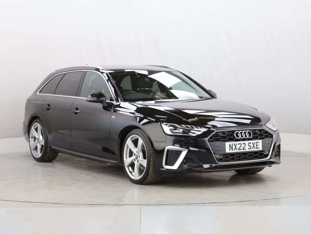 A 2022 AUDI A4 AVANT 2.0 TFSI 35 S line Estate 5dr Petrol Manual Euro 6 (s/s) (150 ps) A 2022 AUDI A4 AVANT 2.0 TFSI 35 S line Estate 5dr Petrol Manual Euro 6 (s/s) (150 ps)