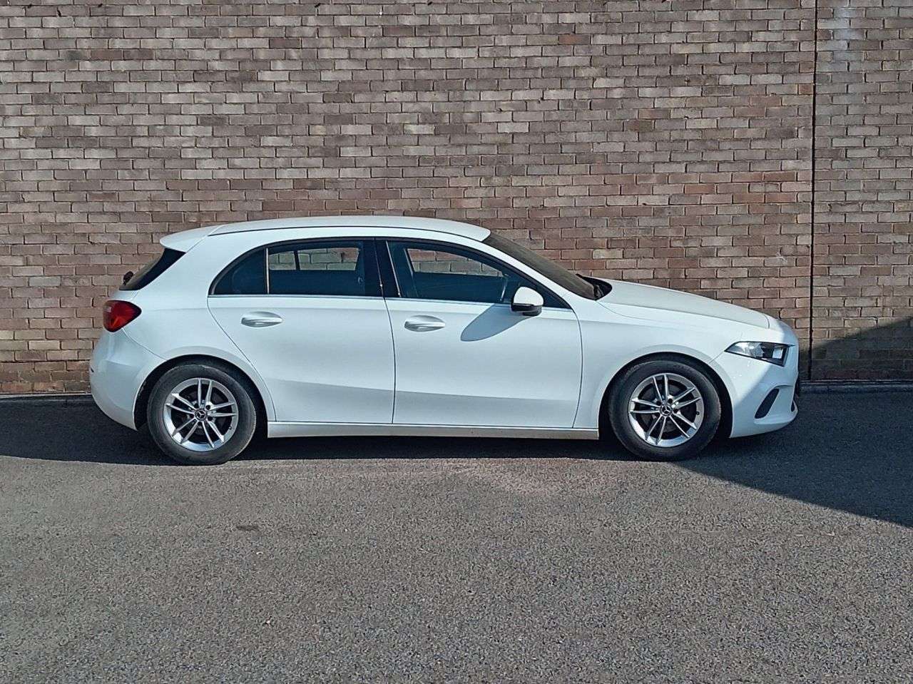 A 2018 MERCEDES-BENZ A CLASS 1.5 A180d SE Hatchback 5dr Diesel 7G-DCT Euro 6 (s/s) (116 ps) A 2018 MERCEDES-BENZ A CLASS 1.5 A180d SE Hatchback 5dr Diesel 7G-DCT Euro 6 (s/s) (116 ps)