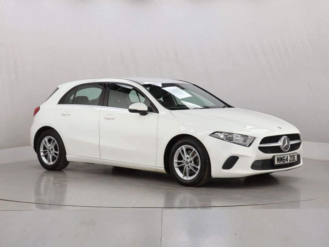 A 2018 MERCEDES-BENZ A CLASS 1.5 A180d SE Hatchback 5dr Diesel 7G-DCT Euro 6 (s/s) (116 ps) A 2018 MERCEDES-BENZ A CLASS 1.5 A180d SE Hatchback 5dr Diesel 7G-DCT Euro 6 (s/s) (116 ps)