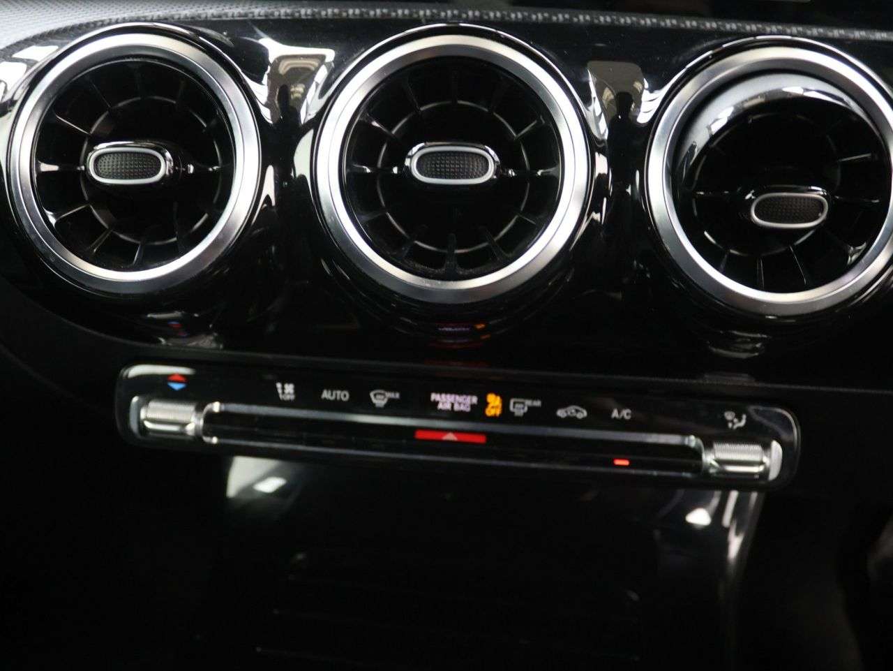 2018 MERCEDES-BENZ A CLASS 2018 MERCEDES-BENZ A CLASS