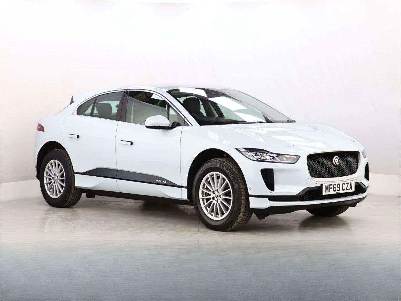 A 2019 JAGUAR I-PACE 400 90kWh S SUV 5dr Electric Auto 4WD (400 ps) A 2019 JAGUAR I-PACE 400 90kWh S SUV 5dr Electric Auto 4WD (400 ps)