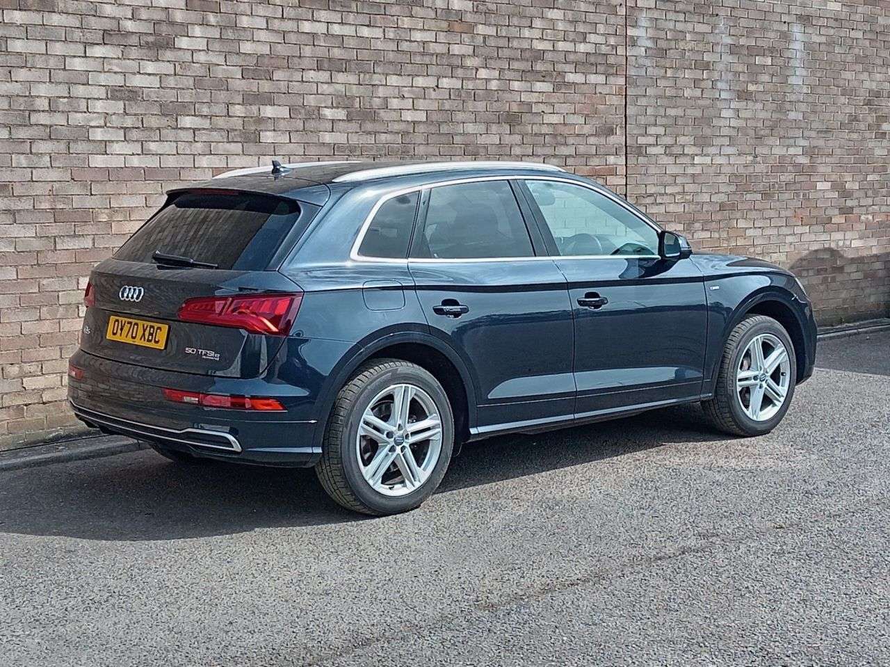 A 2020 AUDI Q5 2.0 TFSIe 50 S line SUV 5dr Petrol Plug-in Hybrid S Tronic quattro Euro 6 ( A 2020 AUDI Q5 2.0 TFSIe 50 S line SUV 5dr Petrol Plug-in Hybrid S Tronic quattro Euro 6 (