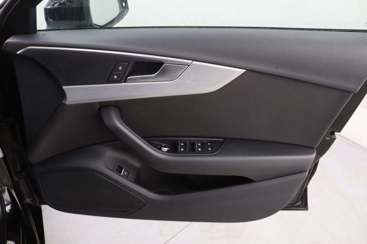 2023 AUDI A4 2023 AUDI A4