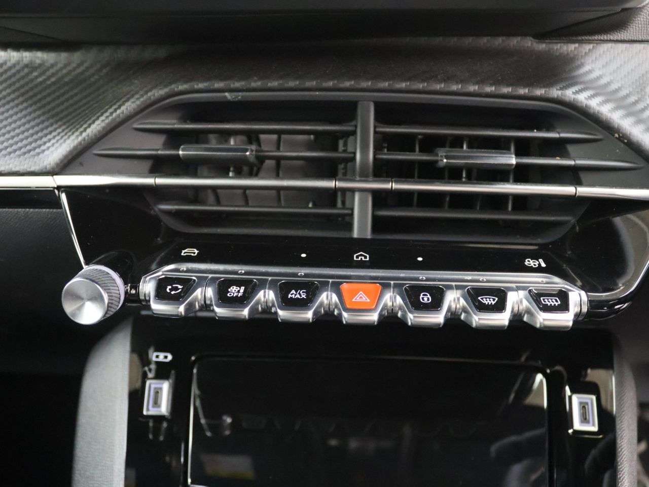 2024 PEUGEOT 2008 2024 PEUGEOT 2008