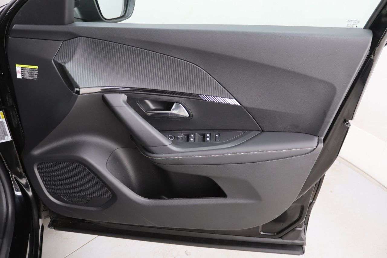 2024 PEUGEOT 2008 2024 PEUGEOT 2008