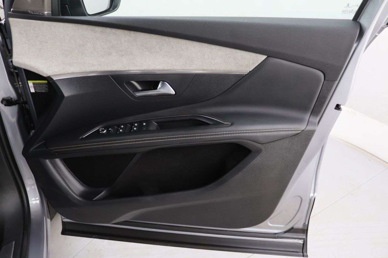 2022 PEUGEOT 3008 2022 PEUGEOT 3008