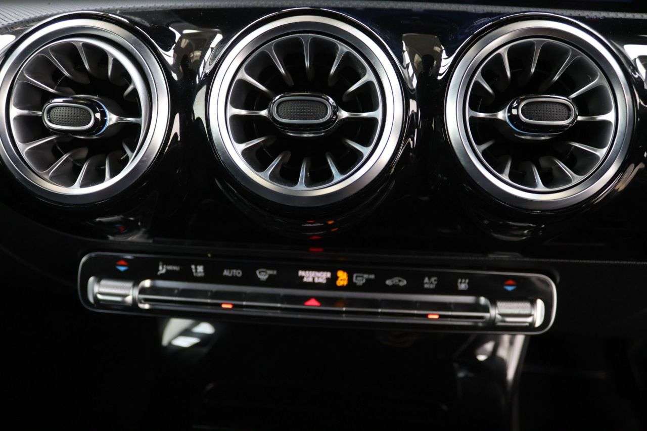2022 MERCEDES-BENZ A CLASS 2022 MERCEDES-BENZ A CLASS
