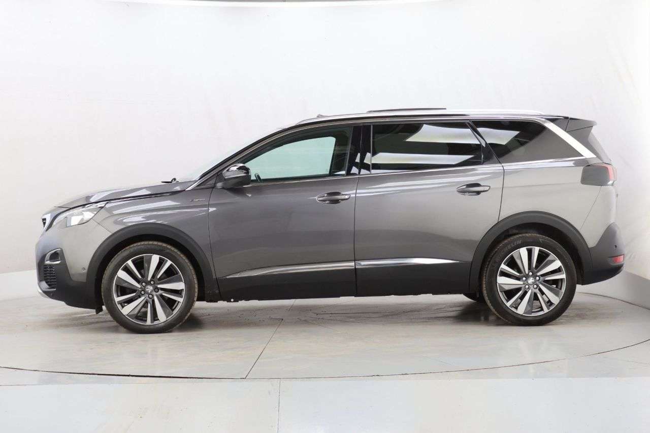 2019 PEUGEOT 5008 2019 PEUGEOT 5008