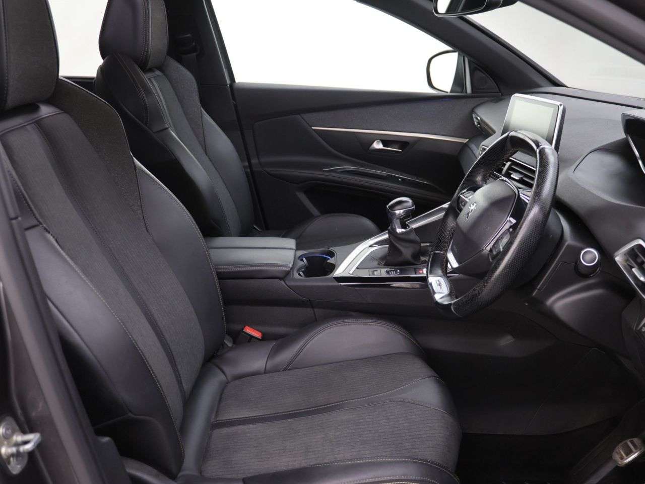 2019 PEUGEOT 5008 2019 PEUGEOT 5008