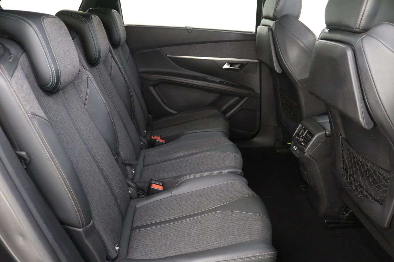 2019 PEUGEOT 5008 2019 PEUGEOT 5008