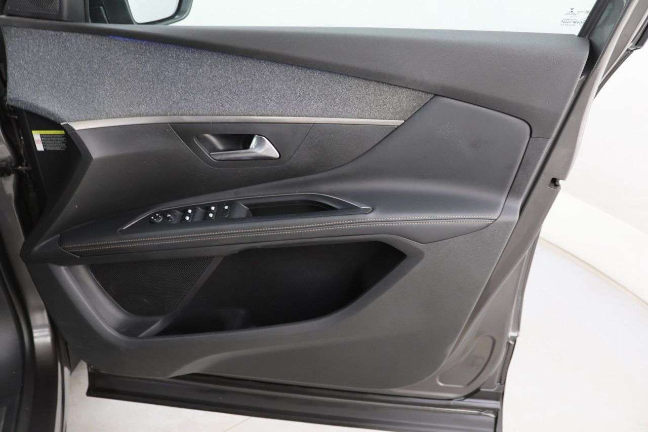 2019 PEUGEOT 5008 2019 PEUGEOT 5008