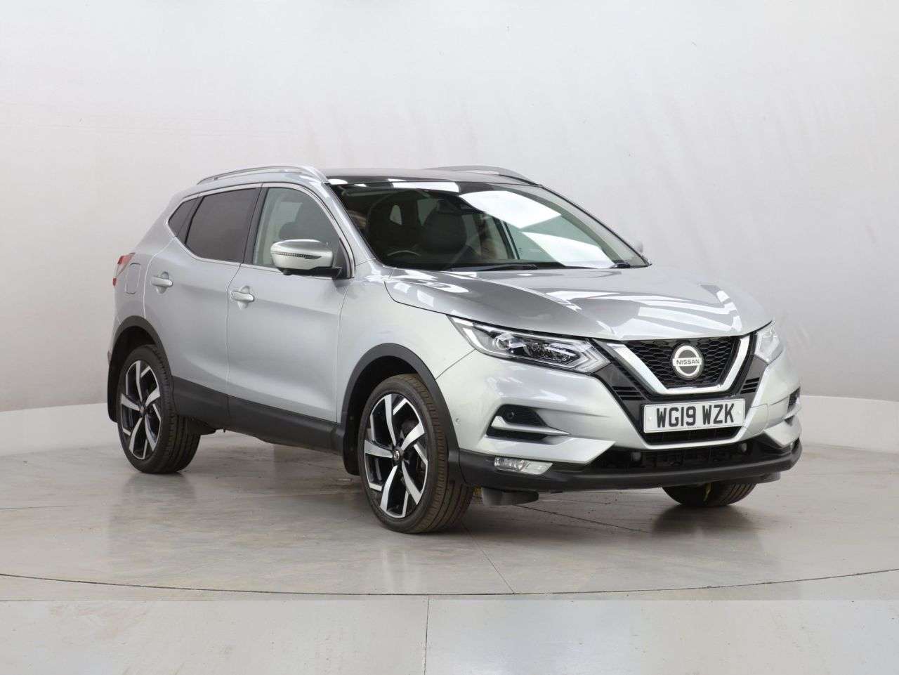 A 2019 NISSAN QASHQAI 1.3 DIG-T Tekna SUV 5dr Petrol Manual Euro 6 (s/s) (140 ps) A 2019 NISSAN QASHQAI 1.3 DIG-T Tekna SUV 5dr Petrol Manual Euro 6 (s/s) (140 ps)