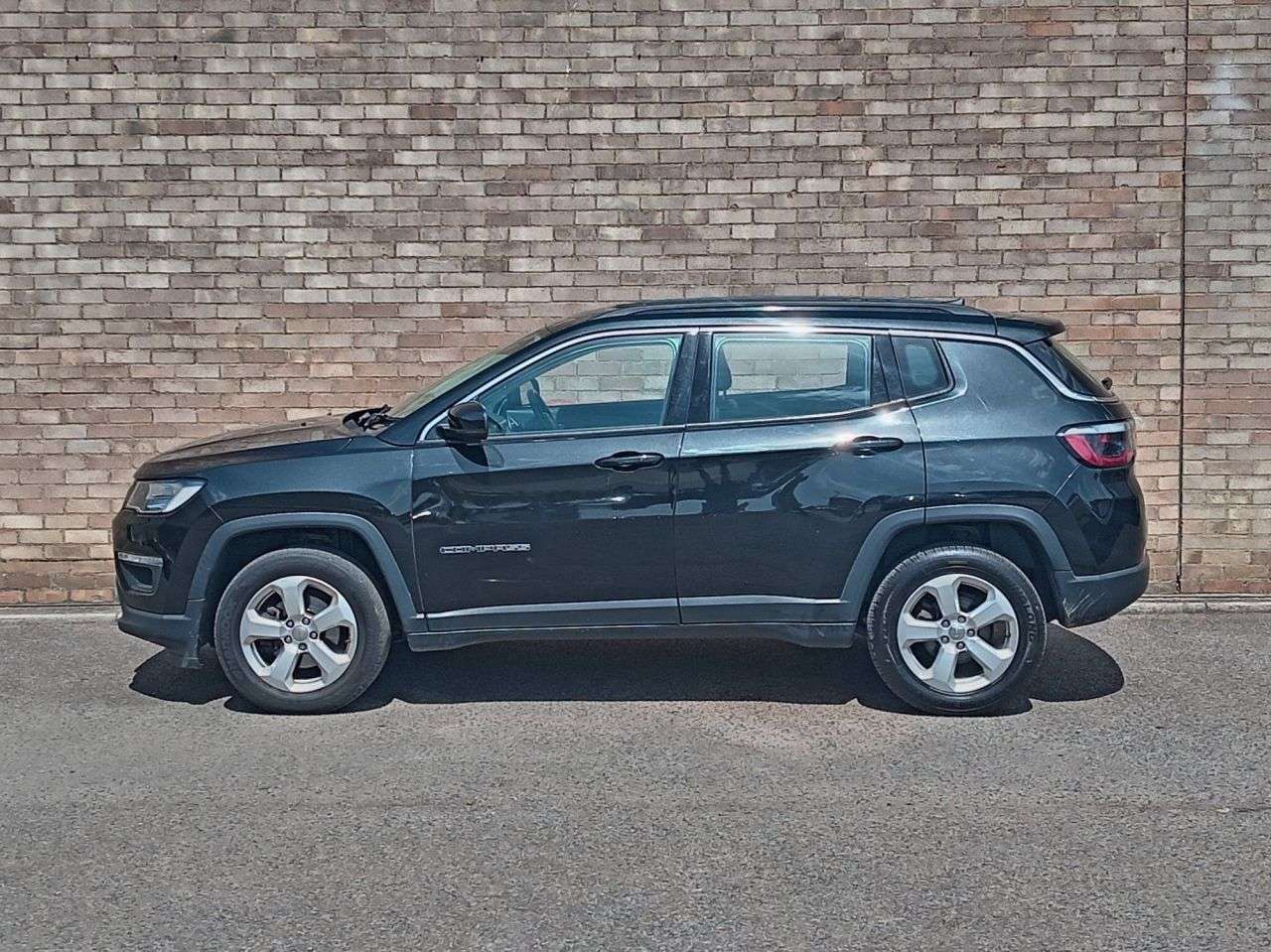 A 2018 JEEP COMPASS 1.4T MultiAirII Longitude SUV 5dr Petrol Manual Euro 6 (s/s) (140 ps) A 2018 JEEP COMPASS 1.4T MultiAirII Longitude SUV 5dr Petrol Manual Euro 6 (s/s) (140 ps)