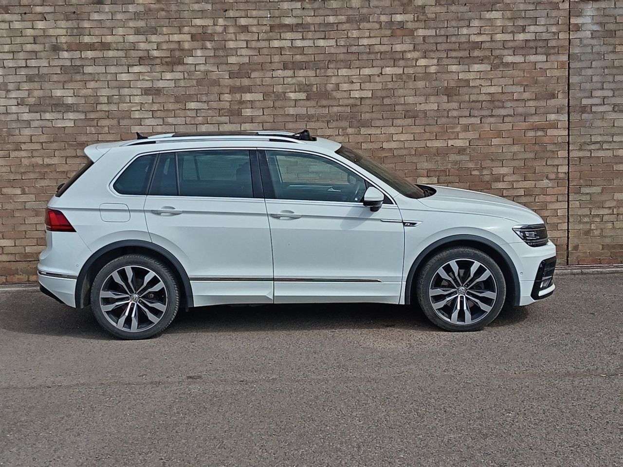 2019 VOLKSWAGEN TIGUAN 2019 VOLKSWAGEN TIGUAN