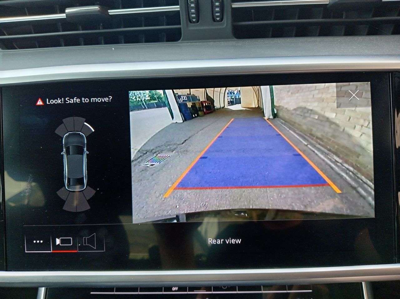 A 2023 AUDI A6 SALOON 2.0 TFSI 40 S line Saloon 4dr Petrol S Tronic Euro 6 (s/s) (204 ps) A 2023 AUDI A6 SALOON 2.0 TFSI 40 S line Saloon 4dr Petrol S Tronic Euro 6 (s/s) (204 ps)